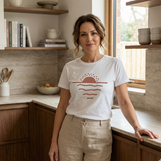 Sieviešu T-krekls “Saullēkts sevī” | balts, kokvilna